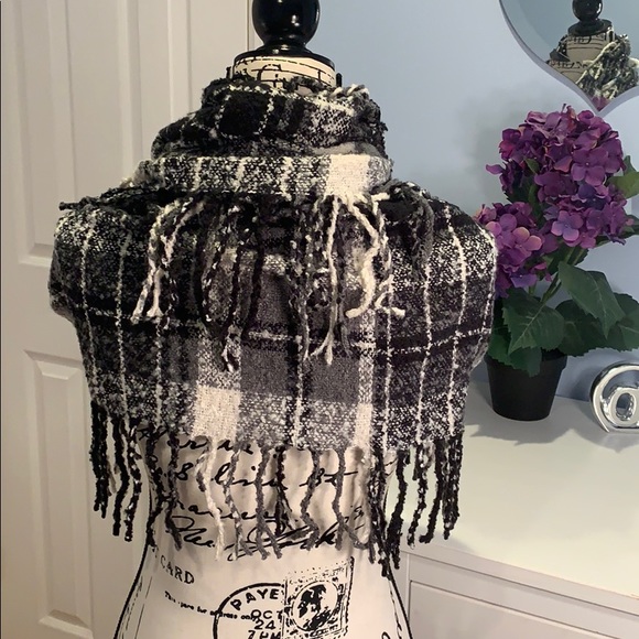 Oh So Soft Plaid Infinity Tassel Scarf - Picture 7 of 8